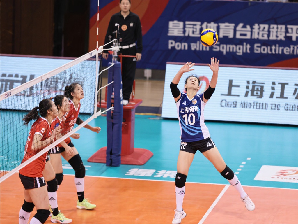 此外，国内排超联赛也进入了白热化阶段。上海女排与江